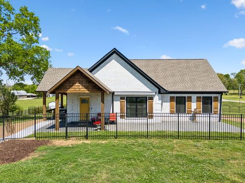 2104 Williamsport Pike, Columbia, TN, 38401-5641 | Card Image