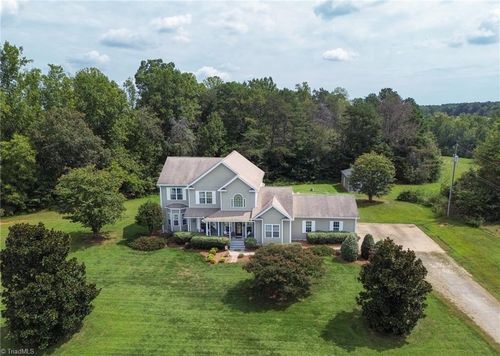 3137 Yorkshire Ln, Boonville, NC, 27011-9154 | Card Image