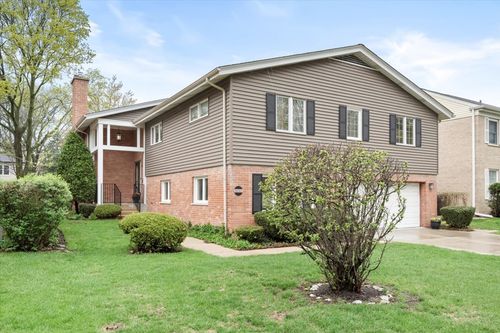 9242 Ridgeway Ave, Evanston, IL, 60203-1511 | Card Image