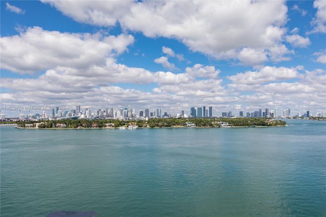 PH15 - 800 West Ave, Condo with 3 bedrooms, 2 bathrooms and null parking in Miami Beach FL | Image 1