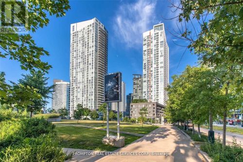 901-70 Queens Wharf Road, Toronto (Waterfront Communities), ON, M5V0J2 | Card Image