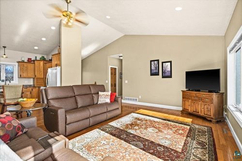 43 E Harney Rd, Esko, MN, 55733 | Card Image