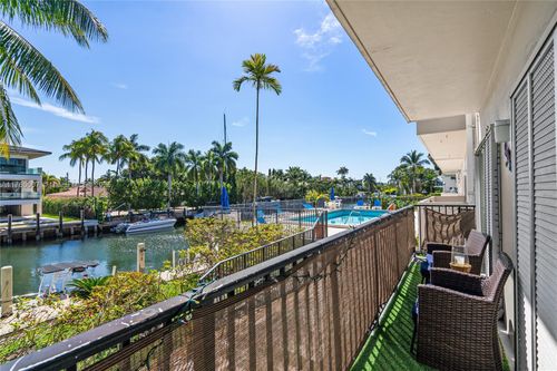 apt-104-6815 Edgewater Dr, Coral Gables, FL, 33133-7001 | Card Image