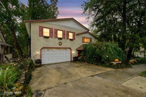 70 Union St, Bedford, OH, 44146-4522 | Card Image