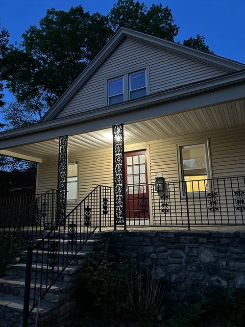 42 Ernest Ave, Worcester, MA, 01604-2326 | Card Image