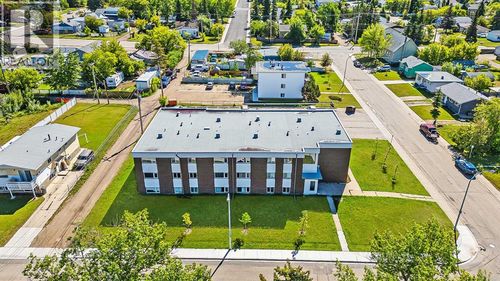 9656 Hillcrest Dr, Grande Prairie, AB, T8V1B1 | Card Image