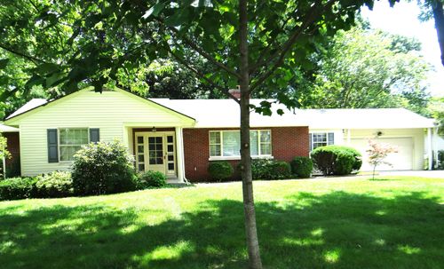 444 Pleasantwood Dr, Danville, KY, 40422-1543 | Card Image