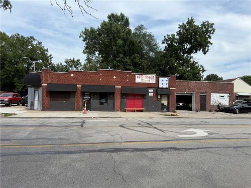 6801 Prospect Ave, Kansas City, MO, 64132-1301 | Card Image