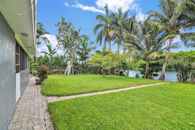 324 Davis Rd, House other with 5 bedrooms, 2 bathrooms and null parking in Palm Springs FL | Image 33