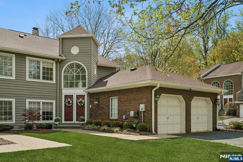 1 Beekman Hill Rd, Caldwell, NJ, 07006-6124 | Card Image