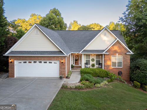135 Majestic Way, Clarkesville, GA, 30523-3581 | Card Image
