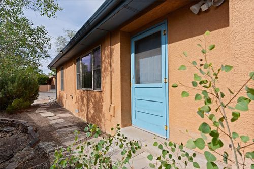 933 Dunlap Street, Santa Fe, NM, 87501 | Card Image
