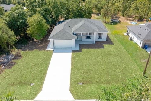 2113 Robert Ave, ALVA, FL, 33920-1027 | Card Image