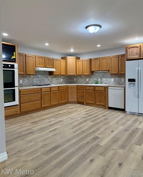 227 N Coldwater Rd, Weidman, MI, 48893-8614 | Card Image