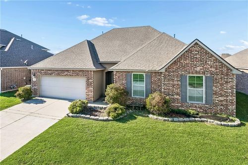 697 Lakeshore Village Dr, Slidell, LA, 70461-5696 | Card Image