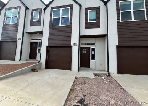 3502 Redbud Ln, Tulsa, OK, 74132-2903 | Card Image