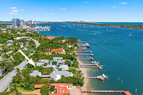 3208 N Flagler Dr, West Palm Beach, FL, 33407-4914 | Card Image