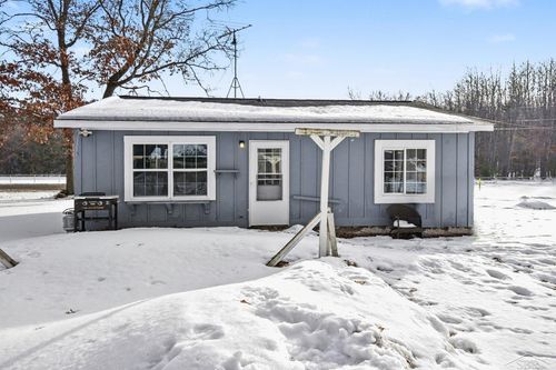 9757 N Cut Rd, Roscommon, MI, 48653-9667 | Card Image