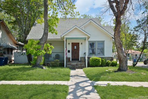 636 W Hollywood Ave, San Antonio, TX, 78212-2625 | Card Image