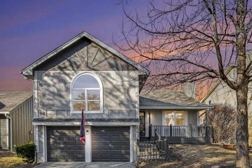 6436 N Jarboe St, Kansas City, MO, 64118-8104 | Card Image