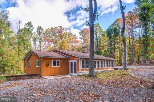 558 Hemlock Ln, BLUEMONT, VA, 20135-4441 | Card Image