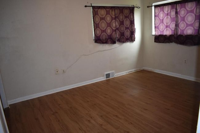 Large Main FLoor Bedroom | Image 11