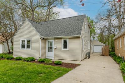 5554 N Dexter Avenue, House other with 4 bedrooms, 2 bathrooms and null parking in GLENDALE WI | Image 1