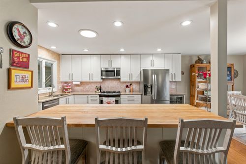 10305 N Adams Ct, Mequon, WI, 53092-5401 | Card Image