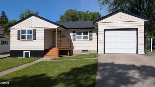 904 N Anderson St, Bismarck, ND, 58501-3408 | Card Image