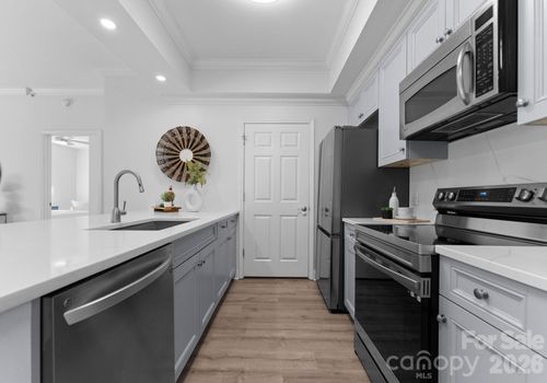 apt-509-300 W 5th St, Charlotte, NC, 28202-1527 | Card Image