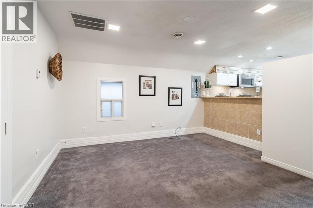 Residential Lease in Hamilton 2