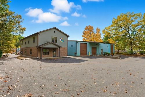 24 Elise St, Westfield, MA, 01085-1414 | Card Image