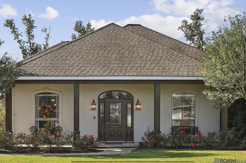 8788 Wyeth Dr, Denham Springs, LA, 70706-8575 | Card Image