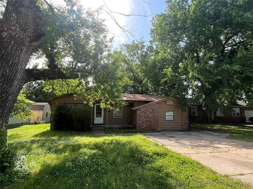 628 S 105th East Pl, Tulsa, OK, 74128-2818 | Card Image