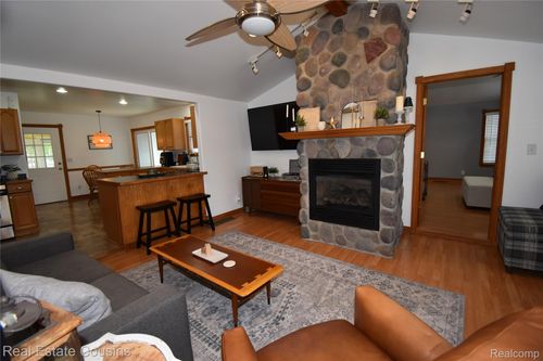 116 Park St, Gaines, MI, 48436-9661 | Card Image