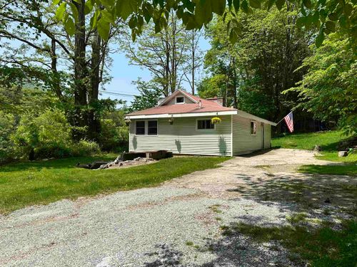 806 Vt Route 313 W, Arlington, VT, 05250-8945 | Card Image