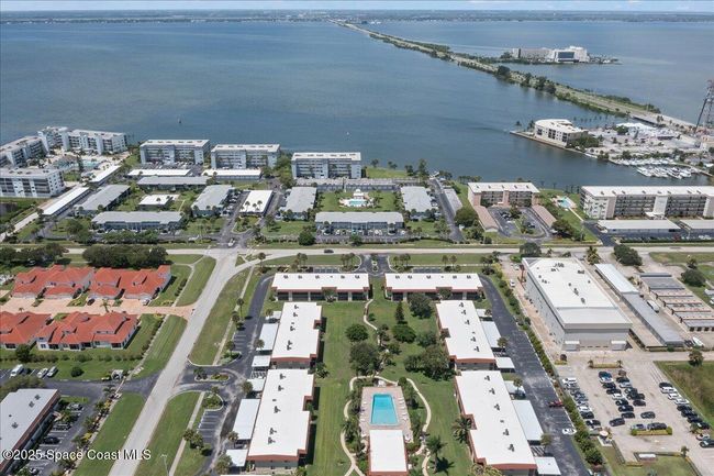 809 - 201 Saint Lucie Ln, Condo with 2 bedrooms, 2 bathrooms and null parking in Cocoa Beach FL | Image 4