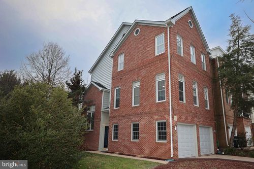 47699 Whirlpool Sq, STERLING, VA, 20165-7494 | Card Image