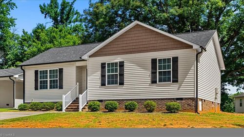 914 Fermer Rd, Asheboro, NC, 27203-7792 | Card Image