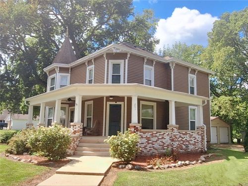 201 Park Pl, Rossville, IL, 60963-1141 | Card Image