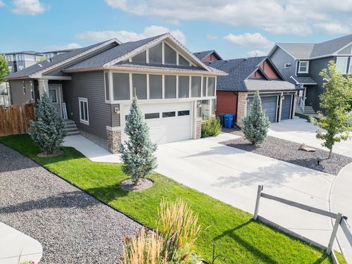 136 Drake Landing Gardens, Okotoks, AB, T1S0H1 | Card Image