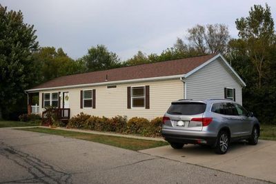 93 - 897 E Lake Street, House other with 3 bedrooms, 2 bathrooms and null parking in Lake Mills WI | Image 2