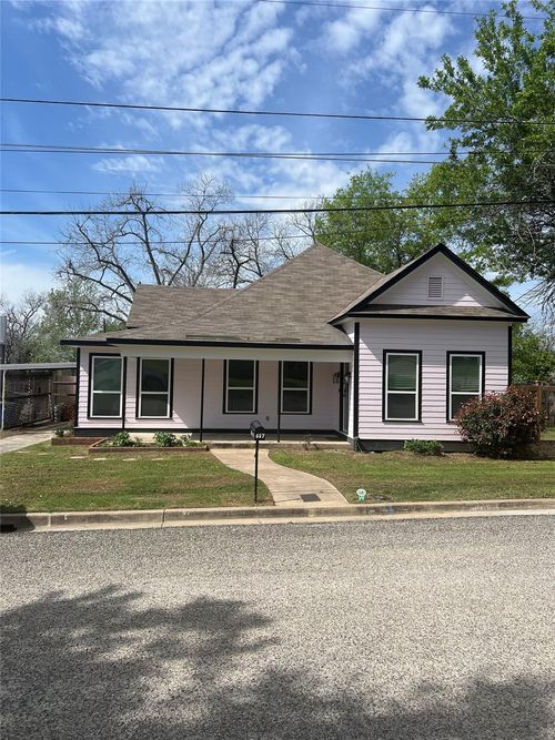 637 N Washington St, La Grange, TX, 78945-1663 | Card Image