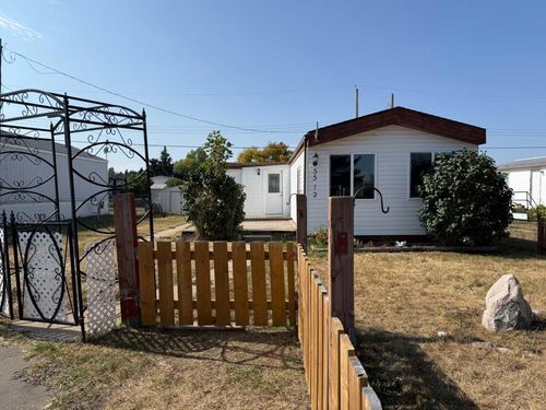 5512 51 St, Edgerton, AB, T0B0E9 | Card Image