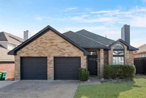 903 Ragland Dr, Cedar Hill, TX, 75104-6817 | Card Image