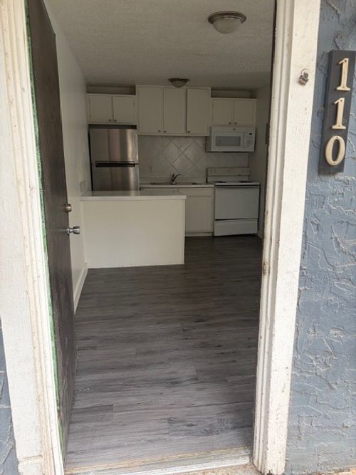 apt-110-1300 Parker Ln, Austin, TX, 78741-1127 | Card Image