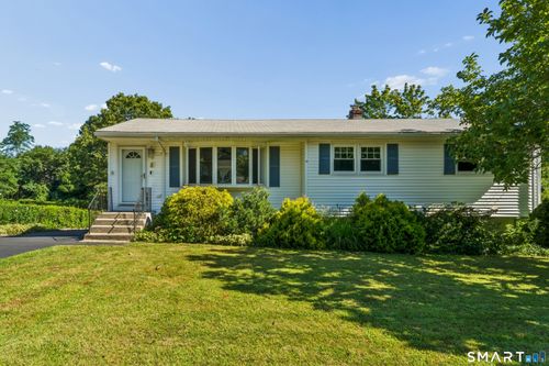 5 North St, East Haven, CT, 06513-1622 | Card Image