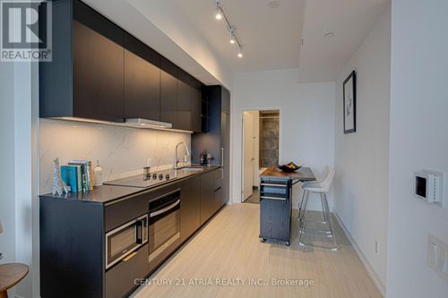 2610-8 Wellesley Street W, Toronto (Bay Street Corridor), ON, M4Y0J5 | Card Image