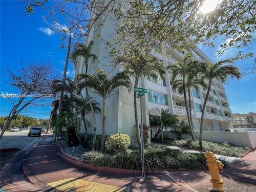 apt-204-8233 Harding Ave, Miami Beach, FL, 33141-5215 | Card Image