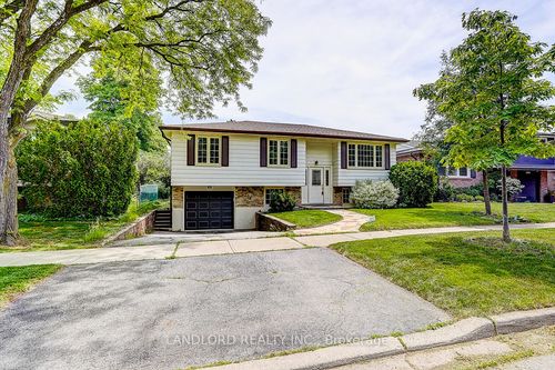 2294 Wyandotte Dr, Oakville, ON, L6L2T6 | Card Image